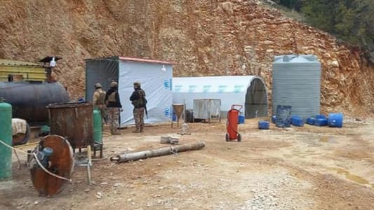 دهم منازل ومستودعات… وضبط معمل لتصنيع المخدرات