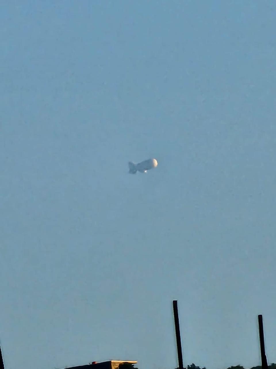 منطاد تجسسي في سماء الجنوب! – PHOTO 2024 02 21 17 34 02