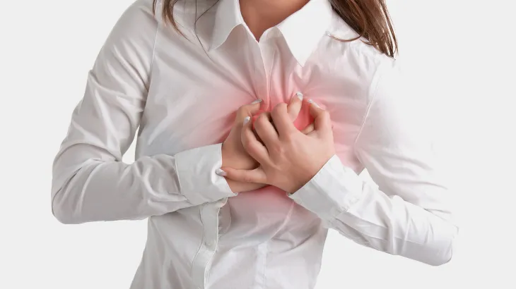 النوبة القلبية للنساء.. هذه العلامات ينبغي الانتباه إليها
