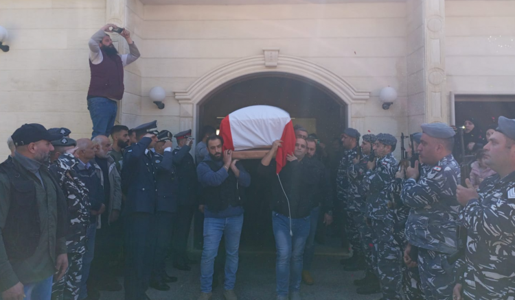 قوى الامن شيعت شهيدها علي مهدي في بلدته حولا – تشييع