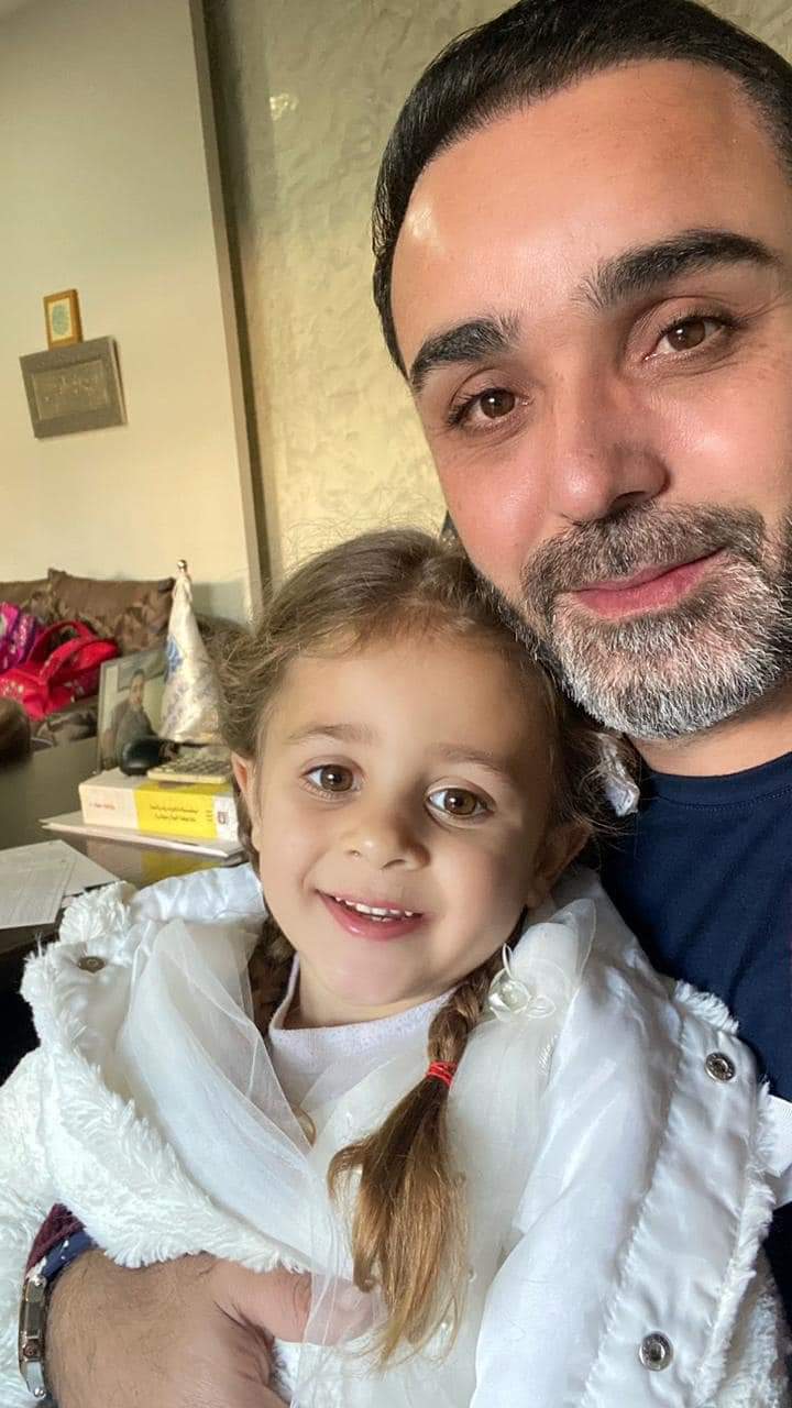 الصحافي حسن الدر يرثي الطفلة "أمل" : بُكرا ما في "أمل" – حسن الدر