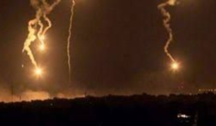 قنابل مضيئة وقصف مدفعي .. اليكم آخر التطورات جنوباً! – قنابل مضيئة