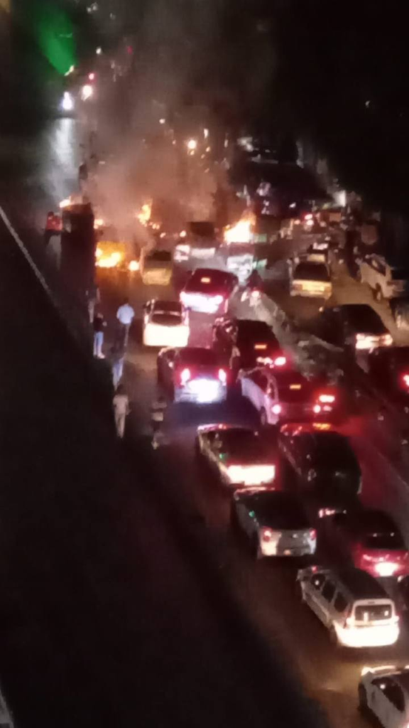 بالفيديو: احتجاجات وطرقات مقطوعة.. اليكم السبب! – image 2