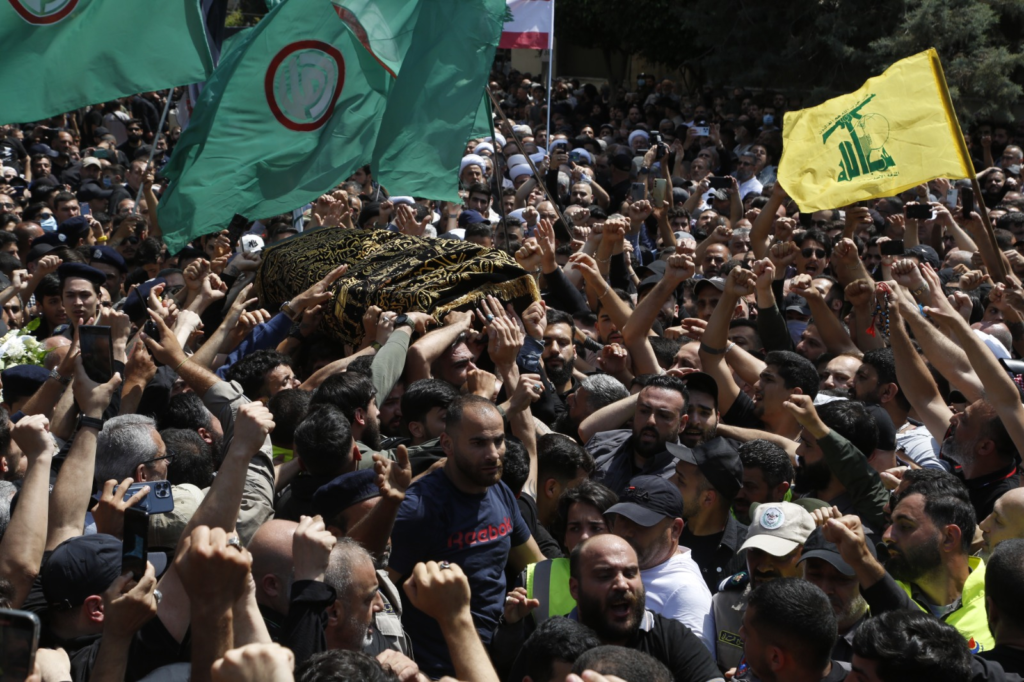 بالصور.. تشييع والدة السيد نصر الله في روضة الشهيدين – image 4