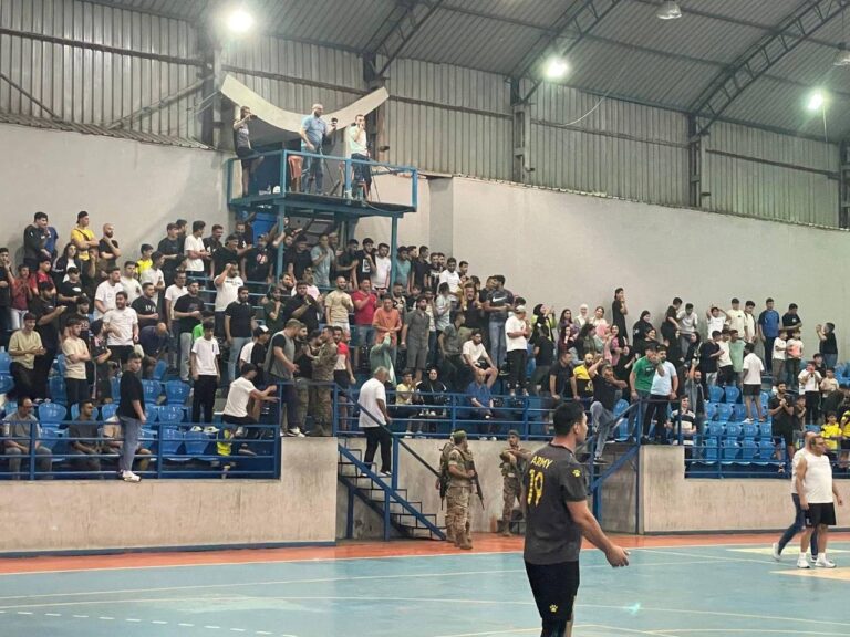 جمهور حارة صيدا أشعل الملاعب حماسةً.