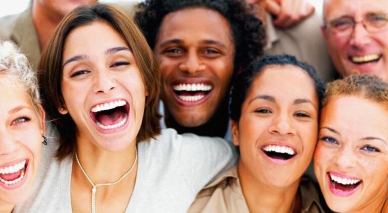 9 عادات يومية تزيد من هرمونات السعادة – الضحك