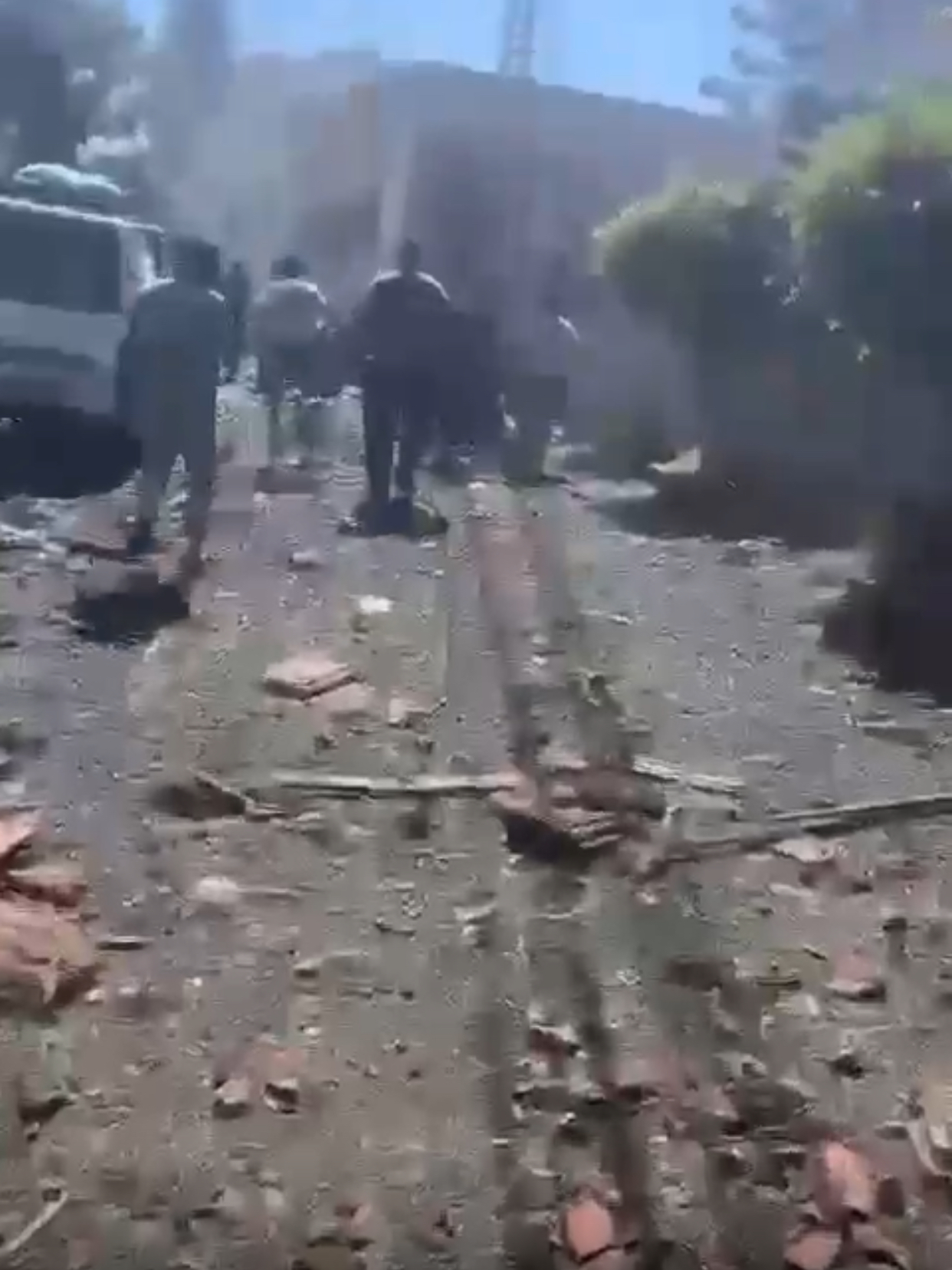 بالفيديو :دمار هائل جراء الغارة على بلدة صديقين – IMG C6E048440D11 1