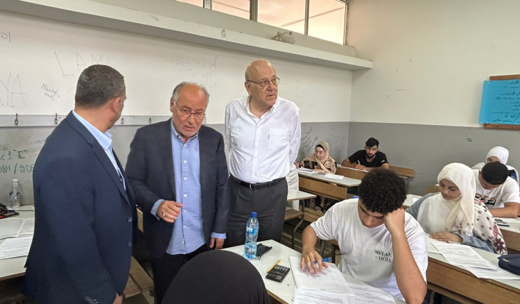 ميقاتي والحلبي يتفقدان مراكز الامتحانات الرسمية – f8dd6357dc8a508d75ffc18dd7fc83c7