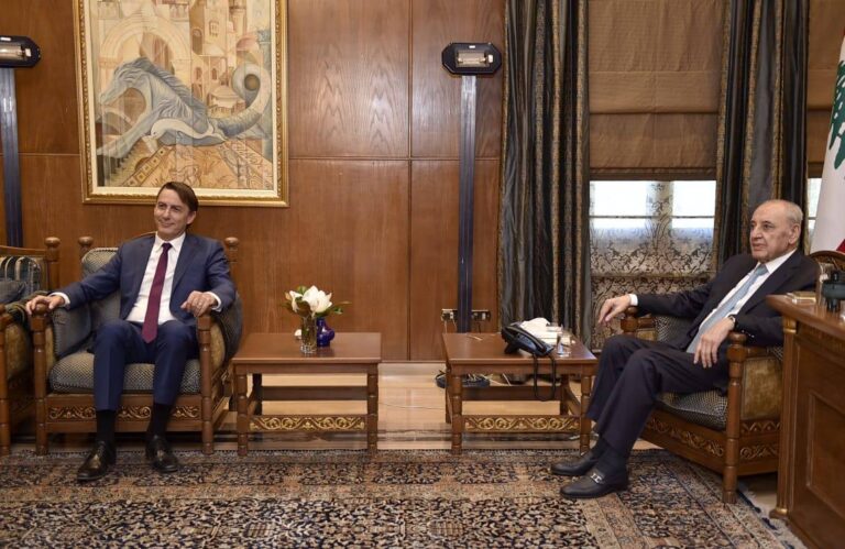 الاوضاع والمستجدات السياسية والميدانية في لبنان والمنطقة بين بري وهوكستين . 4 الاوضاع والمستجدات السياسية والميدانية في لبنان والمنطقة بين بري وهوكستين . – بري هوهكستين