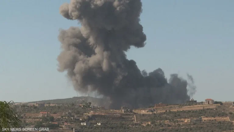 قصفٌ على حولا... وحريق كبير في موقعي الجيش اللبناني و"اليونيفيل" – حريق