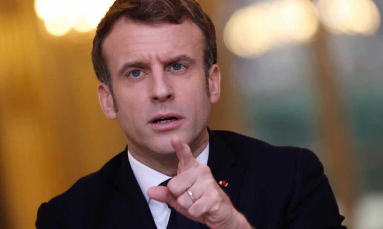 ماكرون يُغرد بالعربية والعبرية والفرنسية والإنكليزية: "الحرب في غزة يجب أن تتوقّف". – ماكرون