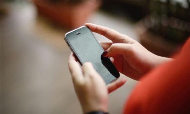 أول دولة في العالم تمنع استخدام الأطفال لـ"السوشيال ميديا" – تلفون