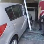 بالفيديو: سيارة تجتاح ملحمة في البترون! 3 بالفيديو: سيارة تجتاح ملحمة في البترون! – سيارو