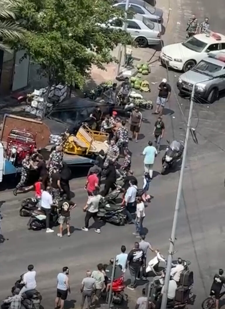 بالفيديو: إشكال بين القوى الأمنية ومواطنين ! – IMG CD05C2B34C06 1