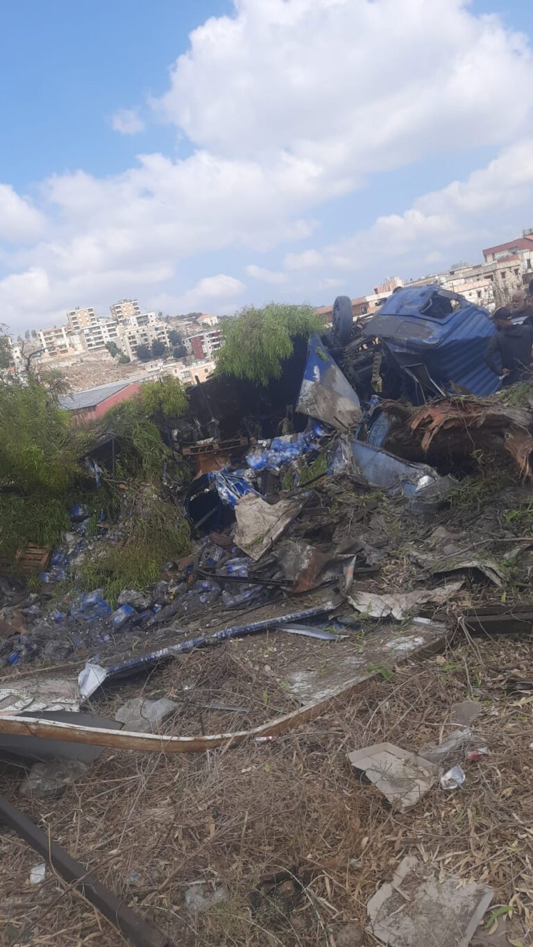 بالفيديو – إصابة 4 أشخاص إثر انقلاب شاحنة – PHOTO 2024 08 11 10 27 27