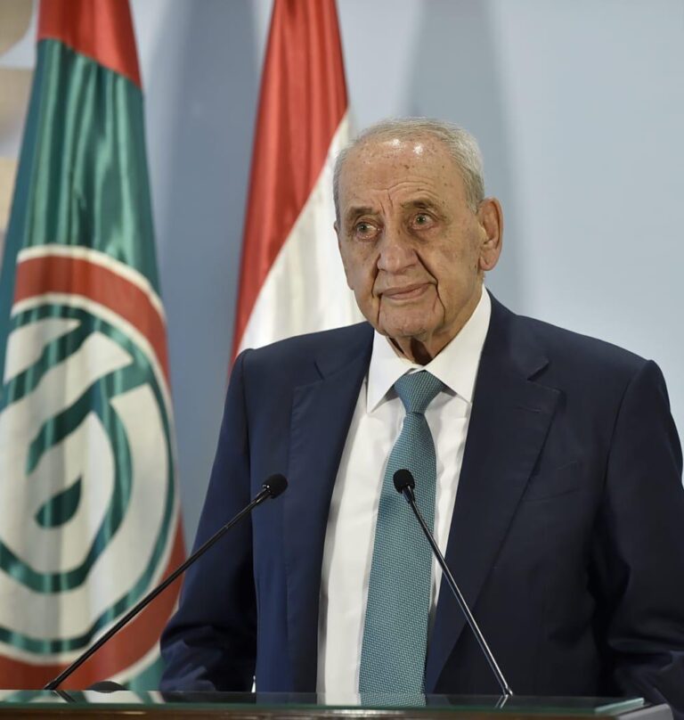 بري: من يضرب الجيش بوردة “كلب ابن كلب”