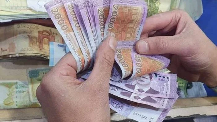 بعد إعلان رفع العقوبات.. تراجع حادّ في سعر الصرف الليرة السورية – الليرة السورية