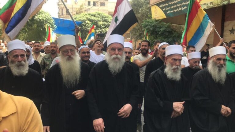 إسرائيل لـــ الشرع بالنار والعصبيات الطائفية.. ورقة الأقلية الدرزية الأوفر حظاً – دروز جرمانا