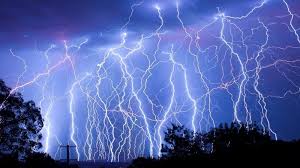 قتلتهم صاعقة! – صاعقة e