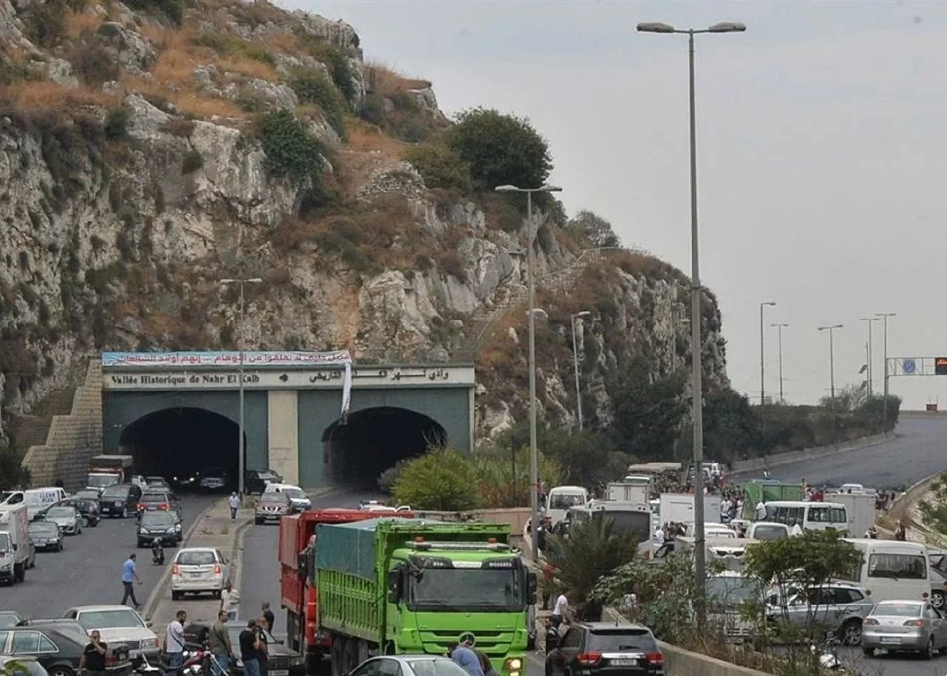 منع السير كليًا على طريق نهر الكلب .. والسبب ؟ 1 منع السير كليًا على طريق نهر الكلب .. والسبب ؟ – طريق تهر الكلب