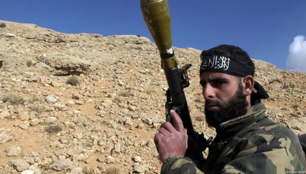 هكذا أوقفت مخابرات الجيش والي "داعش" في لبنان! – 17369686 605 095759 1024x582 1