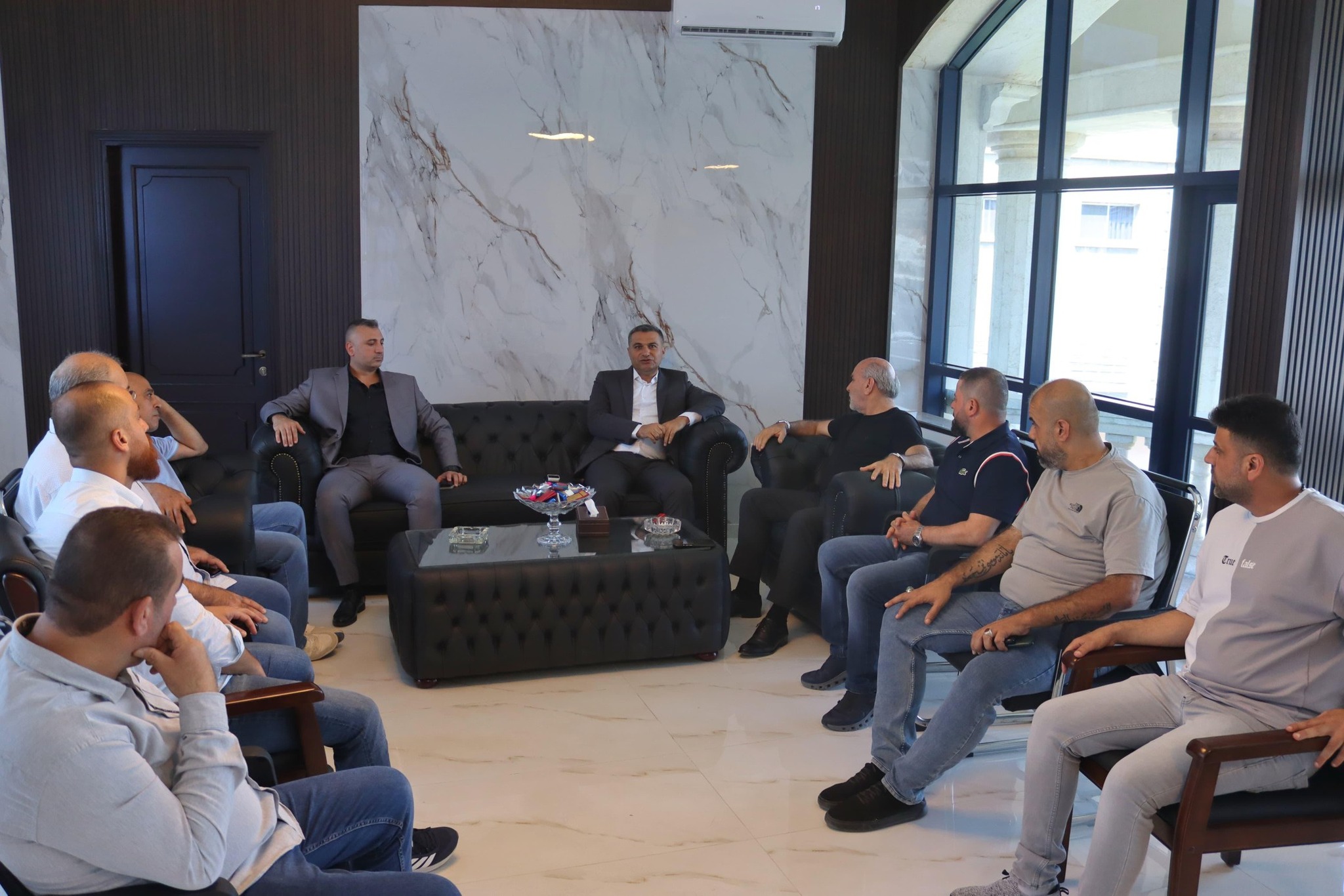 العميد سهيل حرب على رأس وفد عسكريّ في زيارة إلى بلديّة حارة صيدا.. 1 العميد سهيل حرب على رأس وفد عسكريّ في زيارة إلى بلديّة حارة صيدا.. – 519587407 1308502231285426 709305297221536823 n