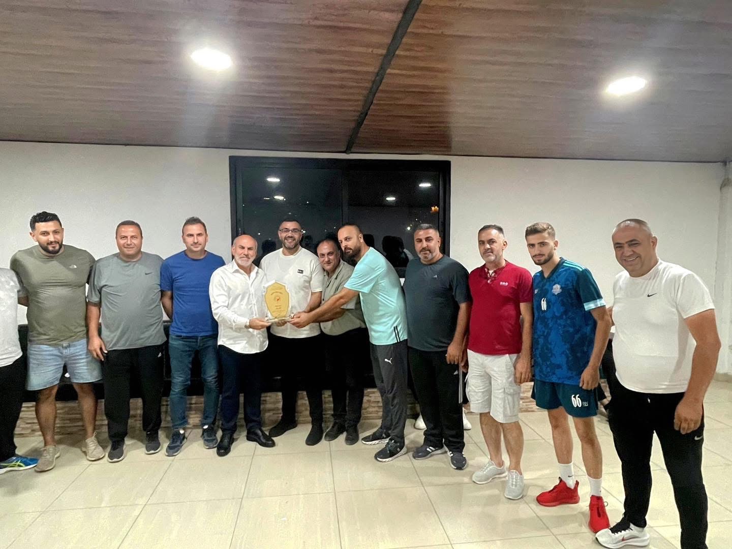 نادي الشباب حارة صيدا يكرّم الأستاذ علي يوسف الزين – IMG 2072