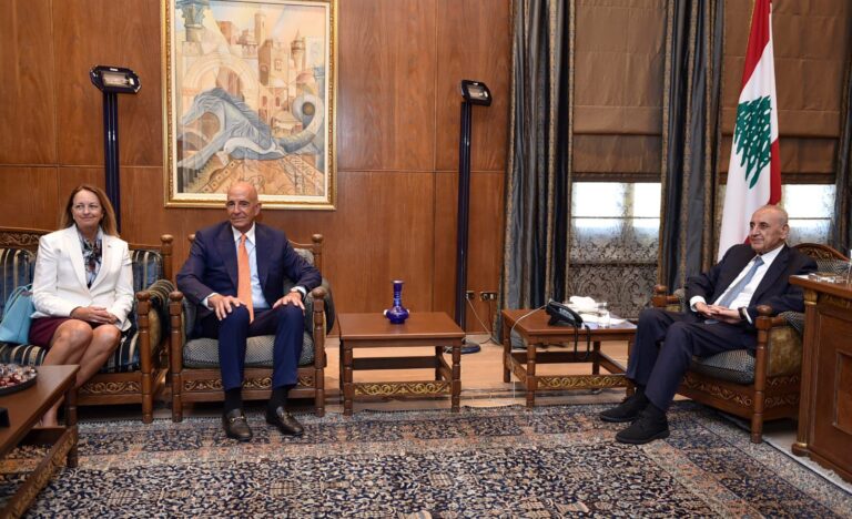 الرئيس بري: الإجتماع كان جيداً وبناءًا آخذاً بحرص كبير مصلحة لبنان وسيادته ومطالب حزب الله 2 الرئيس بري: الإجتماع كان جيداً وبناءًا آخذاً بحرص كبير مصلحة لبنان وسيادته ومطالب حزب الله – PHOTO 2025 07 07 09 08 47