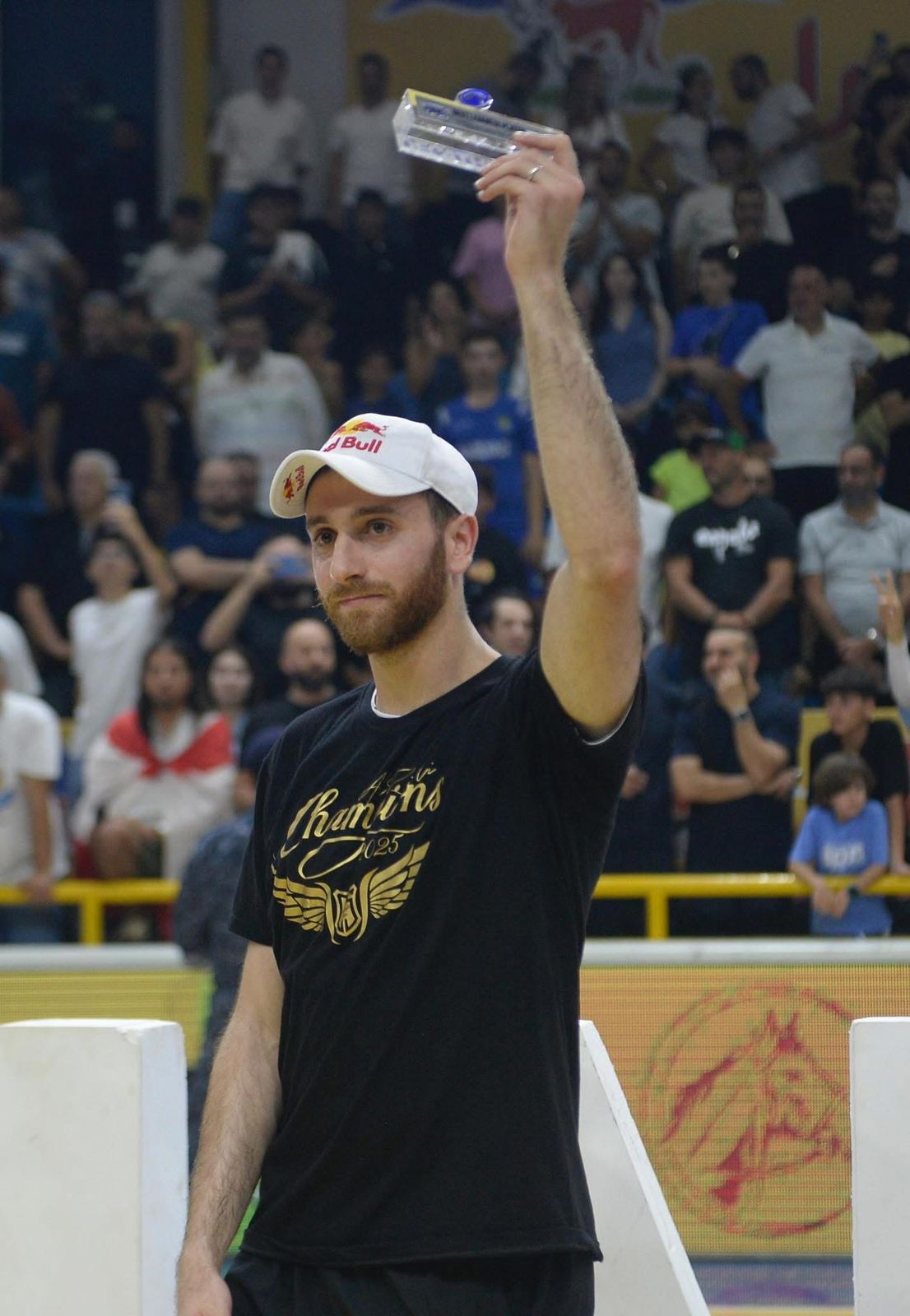 عرقجي يغادر الرياضي بيروت وينشر رسالة مؤثرة – PHOTO 2025 07 14 21 02 54