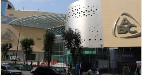  حريق في مجمّع ABC في الاشرفية – abc