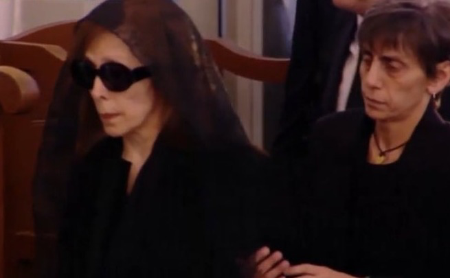 بالفيديو ــ السيّدة فيروز تودّع نجلها زياد الرحباني! – image 29