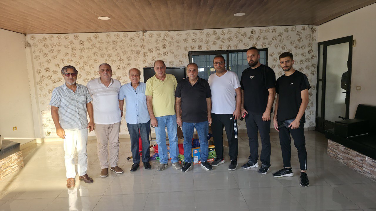 مركز الخدمات الاجتماعية حارة صيدا يقدم تجهيزات رياضية لنادي الشباب الرياضي – photo 2025 07 26 12.15.26