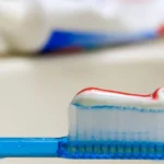 طبيبة أسنان تحذر.. لا تتجاهل هذه العلامة! – tooth paste