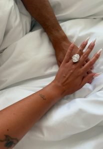 بالصورة - مستعرضة خاتمها الألماسي… جورجينا توافق رسميًا على الزواج من رونالدو – image 11