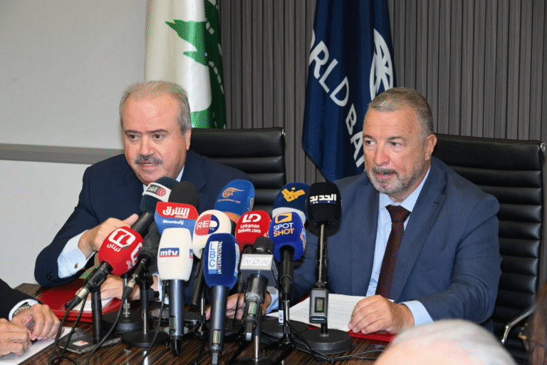 جابر يوقّع وكاريه قرض البنك الدولي لإعادة الإعمار