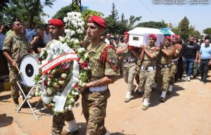 بالصور- قيادة الجيش شيعت شهداءها الخمسة 2 بالصور- قيادة الجيش شيعت شهداءها الخمسة – image 8