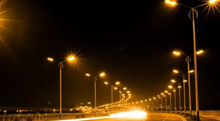 مبلغٌ سيدفعه لبنانيّون شهريّاً لإنارة الشوارع