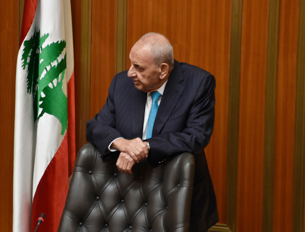 برّي: القانون النّافذ أو “عَ السّكّين يا بطّيخ” 2 برّي: القانون النّافذ أو “عَ السّكّين يا بطّيخ” – image 37