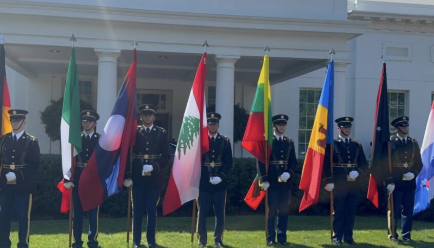 بالفيديو- العلم اللبناني يرفرف في البيت الأبيض.. ما القصّة؟ – البيت الابيض