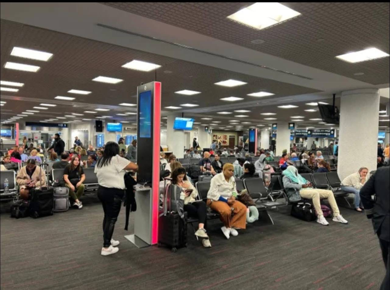 سيتم إيقاف السفر الجوي في أمريكا”… البيت الأبيض يصدر تحذيرًا صارمًا قبل عطلة عيد الشكر! – IMG 46056FF5E60C 1