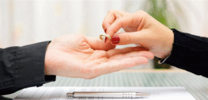 زواج مقابل إقامة … شيخ متهم باستغلال نساء سوريات بشروط مهينة!