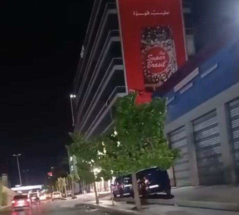 بالفيديو- دعارة في شوارع وأحياء منطقة الدورة