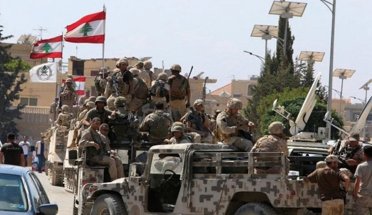الجيش اللبناني خلال انتشار عسكري في ظل النقاش حول قرار حصر السلاح بيد الدولة