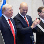 ترامب مبشّرا بفجر لشرق أوسط جديد.. وماذا طلب من الرئيس اللبناني؟ – image 94