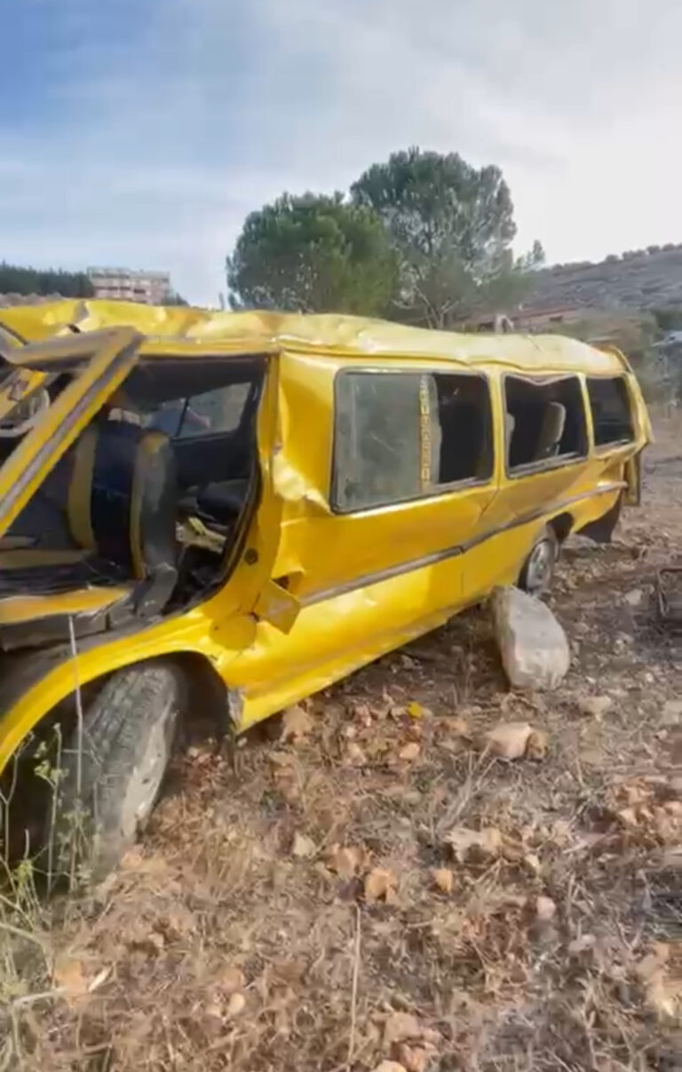 في صور... إنقلاب باص مدرسي وأكثر من 10 إصابات في صفوف الطلاب! – IMG AF128E7FD5D8 1