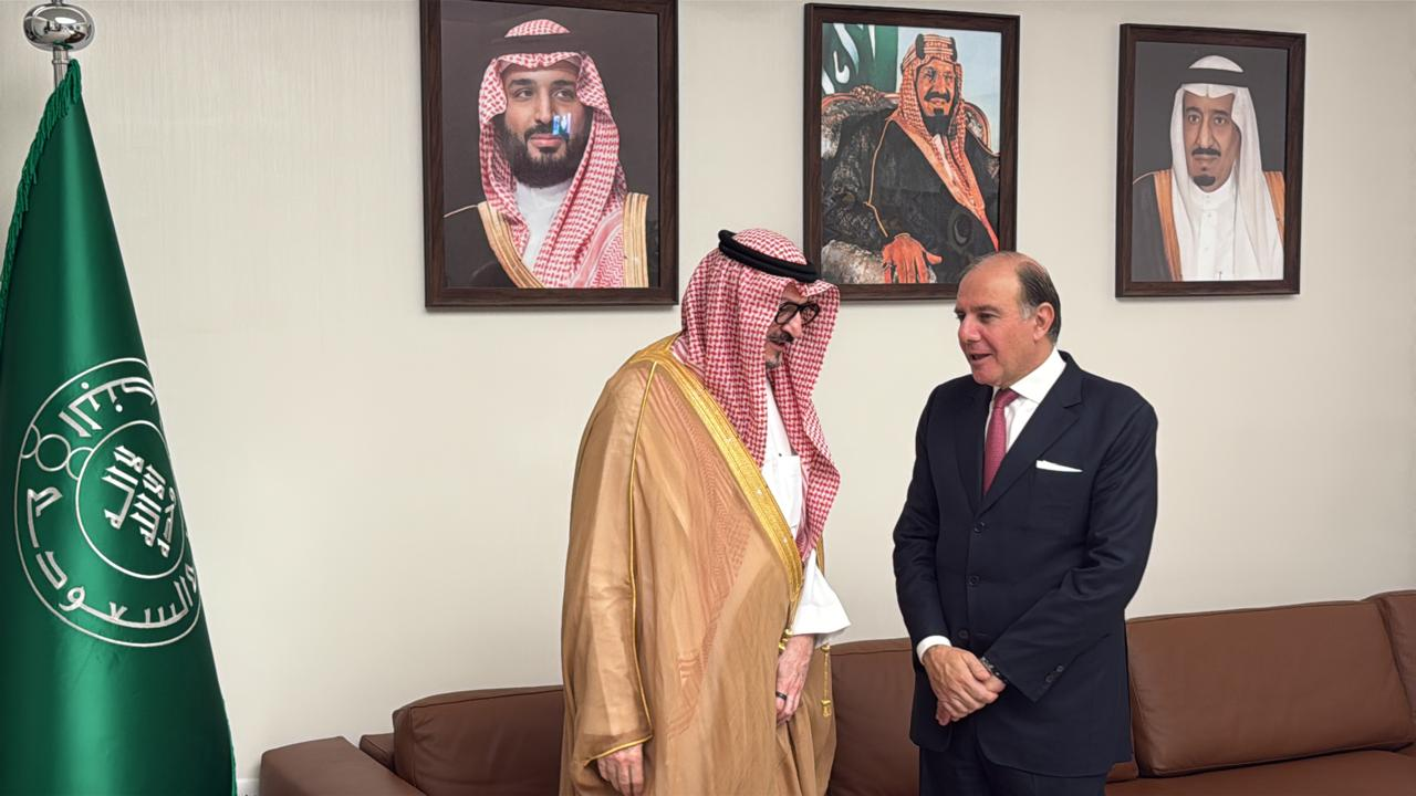 مباحثات مالية موسّعة… حاكم مصرف لبنان يشارك في قمة الرياض