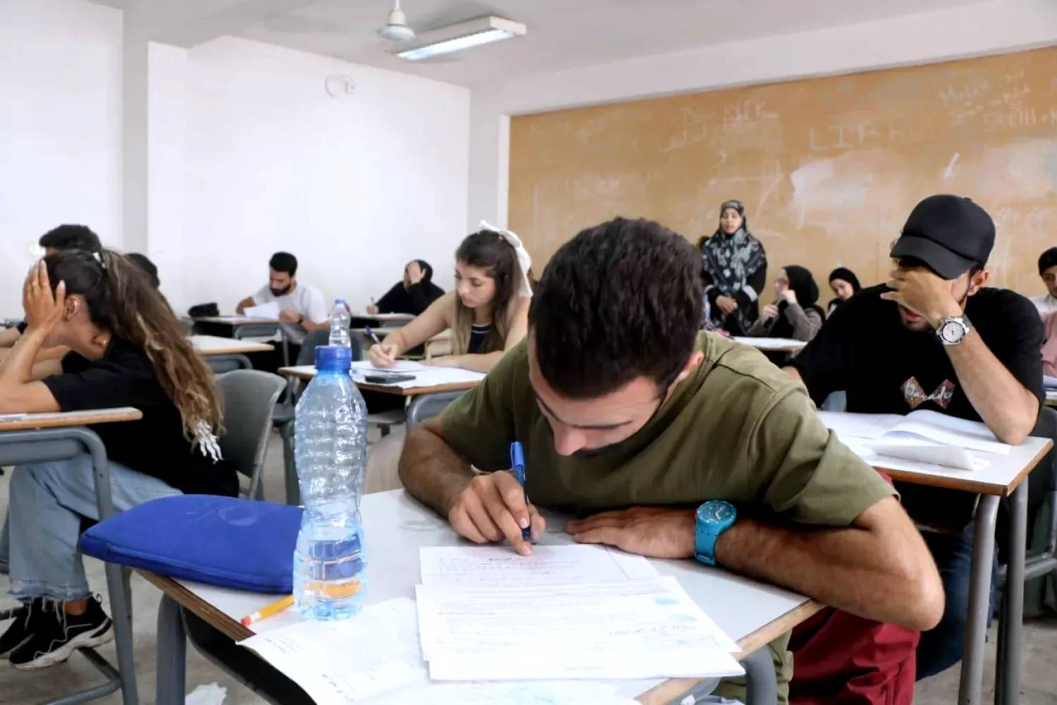 جدل غير معتاد و”صادم” في لبنان… الاختلاط بين الذكور والإناث ممنوع!