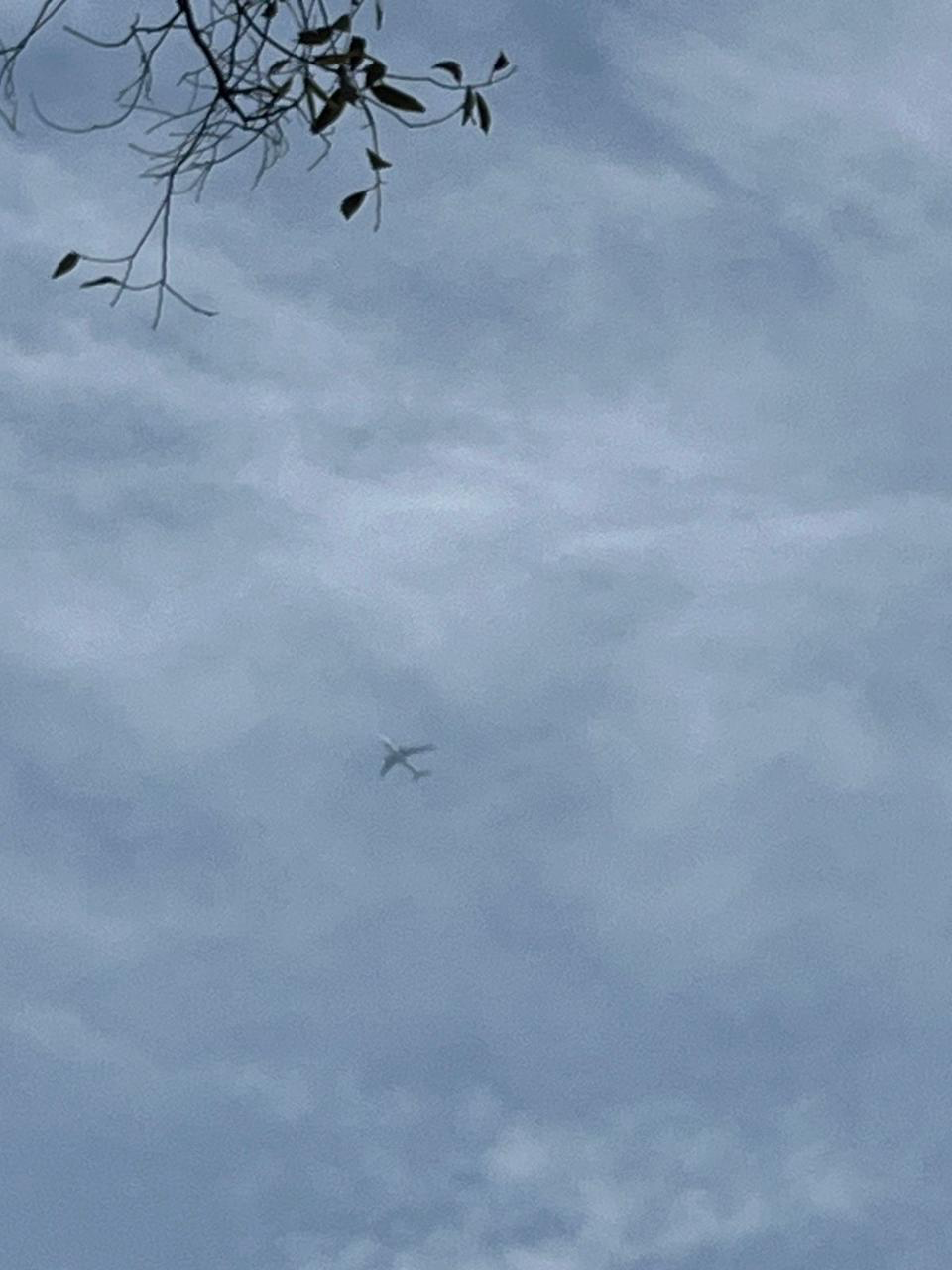 مصدرها دبيّ.. طائرة مدنية في ٲجواء ساحل الزهراني – image 77