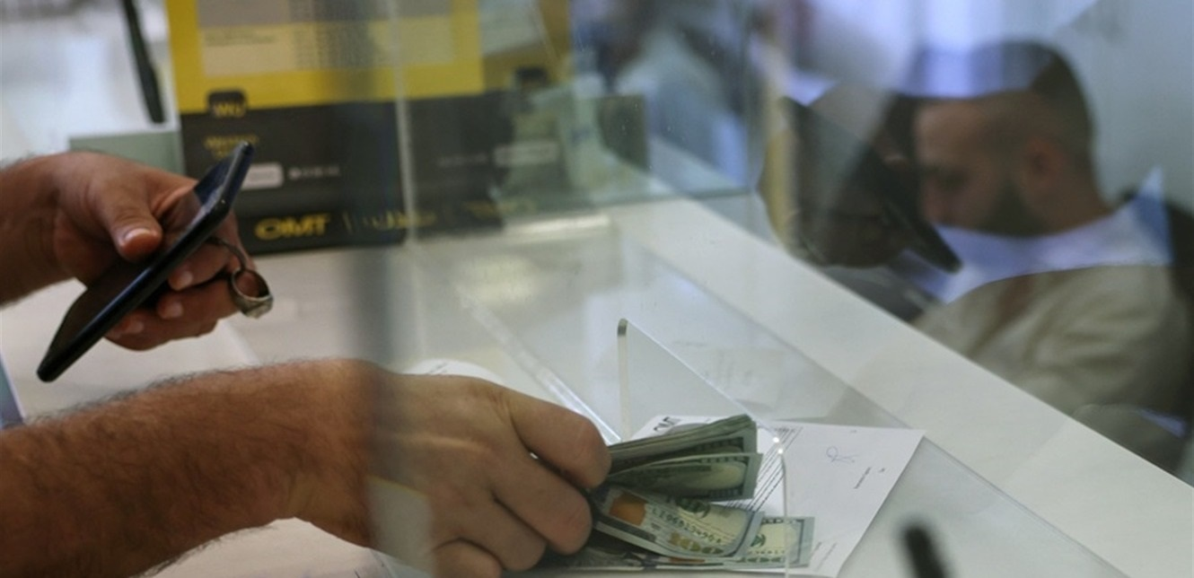 إقفال فروع وعمليات صرف جماعية.. موظفو المصارف مُهددون وينتظرون الأسوأ – image 83