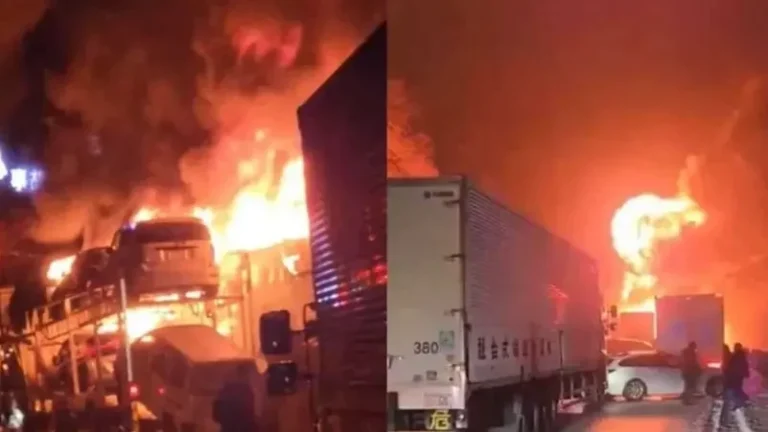 حريق هائل بعد تصادم مروّع بين 50 سيارة